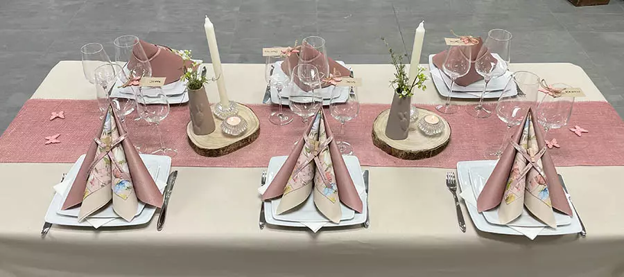 Konfirmand borddækning - rosa